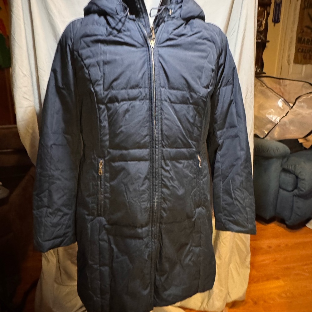Navy  Mid-Length Puffer Jacket with Hood and down feather Insulation